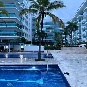 Disfrute Y Playa , Cartagena Colombia
