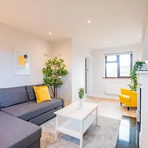 Centre House With Parking Holiday home Galway