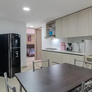 2br Parqueadero Y Piscina 202 , Medellín Colombia